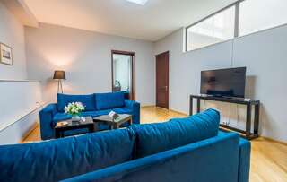 Отель Hotel Bella Casa Тбилиси Улучшенный семейный номер-3