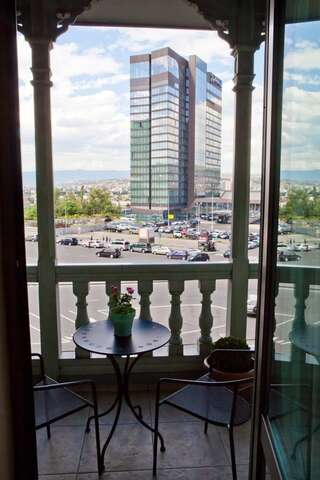 Отель Hotel Bella Casa Тбилиси Улучшенный люкс-1